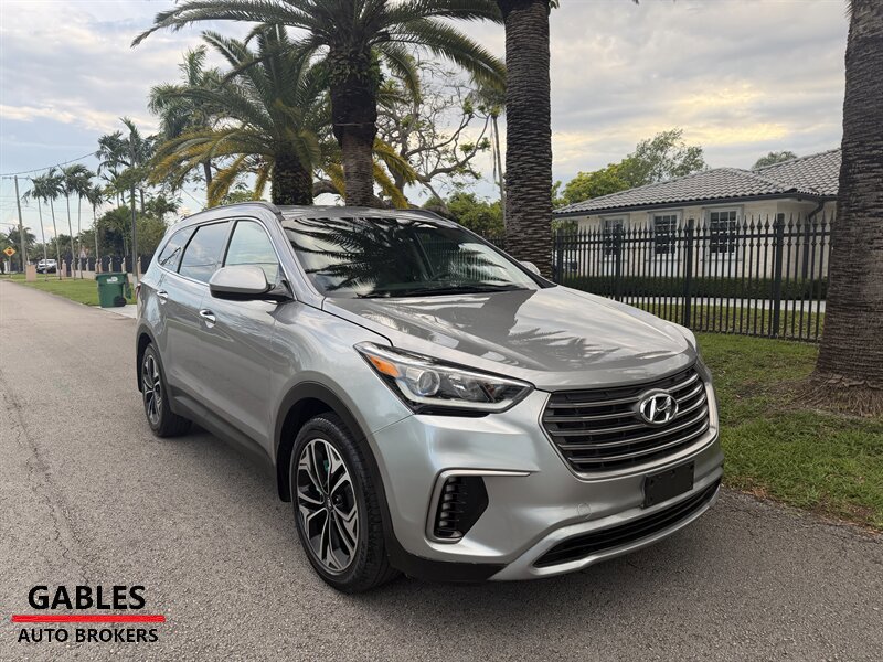 Used 2018 Hyundai Santa Fe SE w/ Cargo Package AWD/4WD image 4