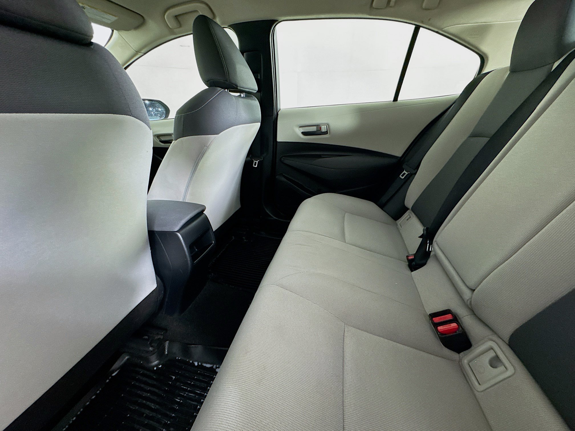 Used 2022 Toyota Corolla LE FWD image 23