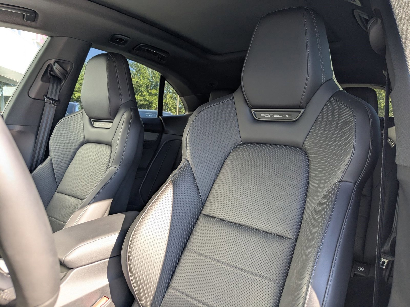 New 2025 Porsche Macan Electric image 5