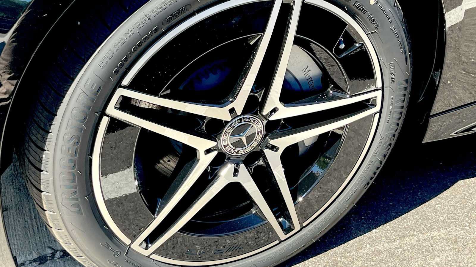New 2026 Mercedes-Benz C 300 4MATIC Sedan image 23