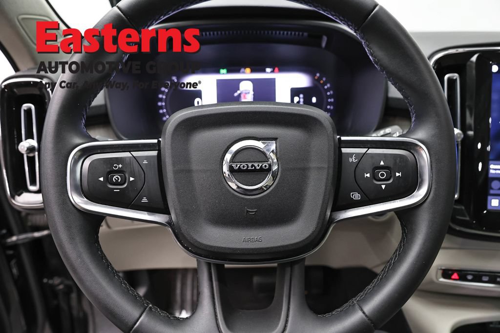 Used 2023 Volvo XC40 B5 Plus AWD/4WD image 10