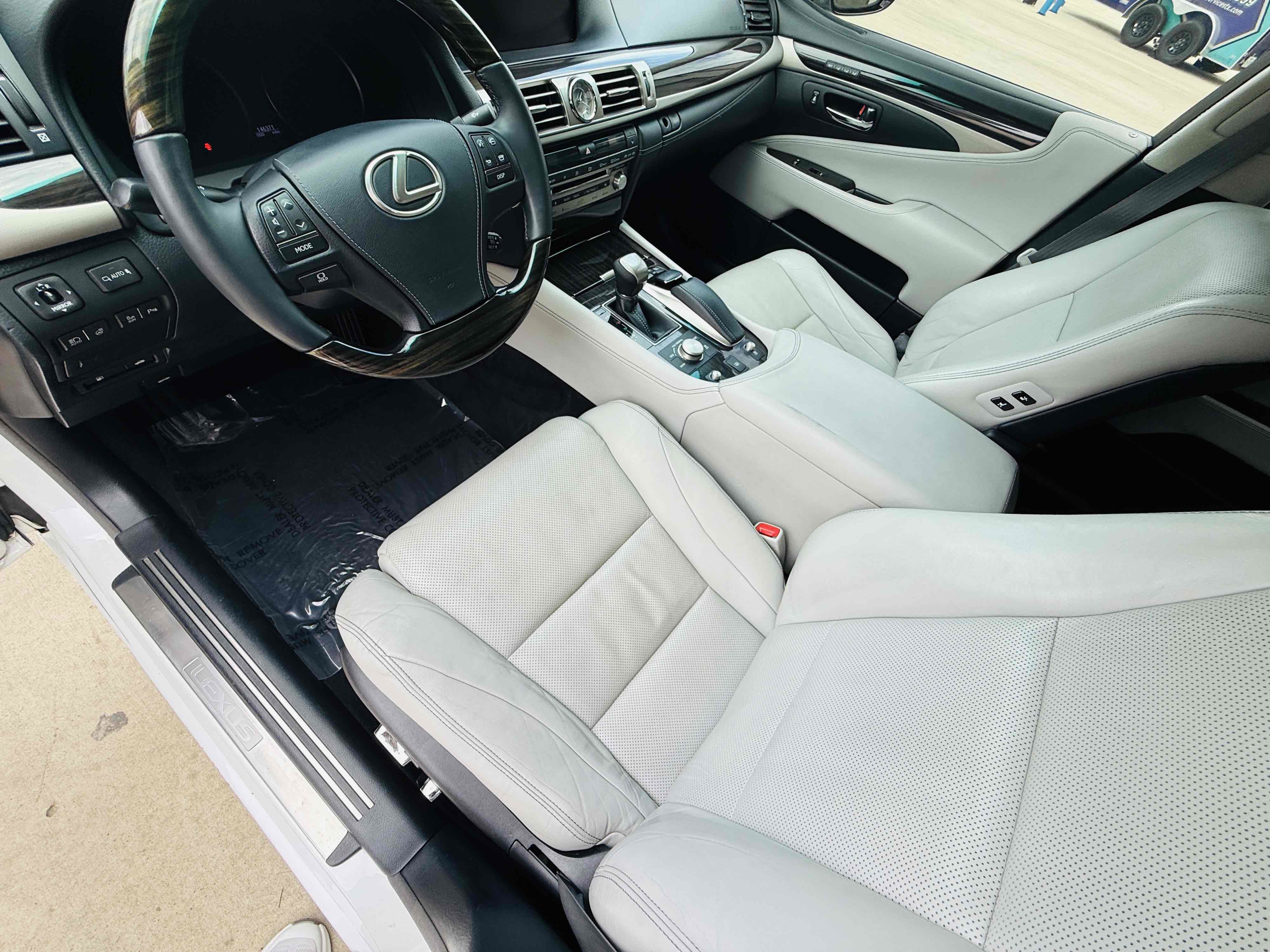 Used 2013 Lexus LS 460 L w/ All-Weather Pkg image 27