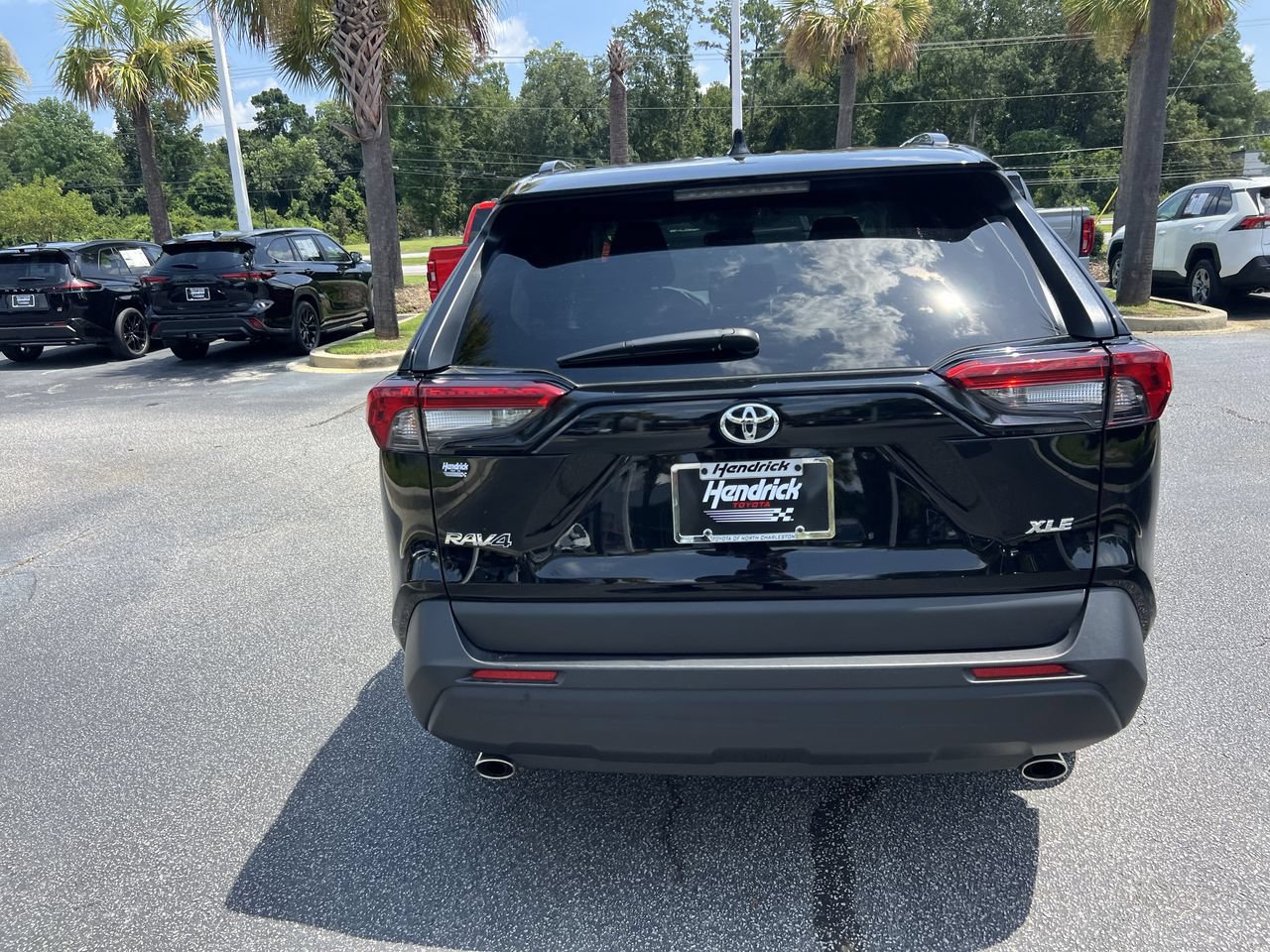 Used 2025 Toyota RAV4 XLE FWD image 9