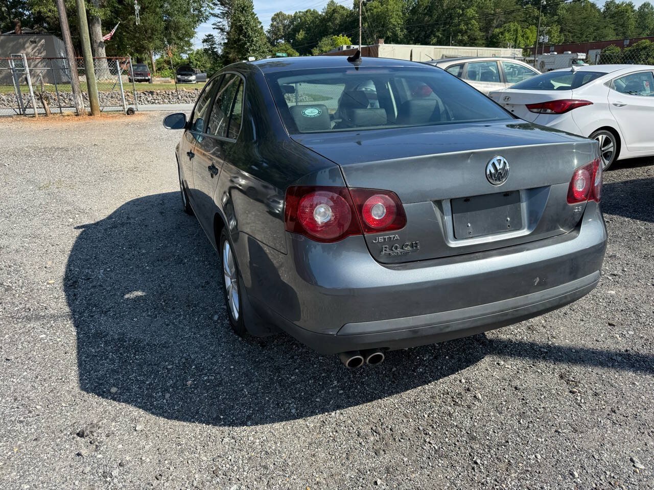 Used 2010 Volkswagen Jetta SE FWD image 11