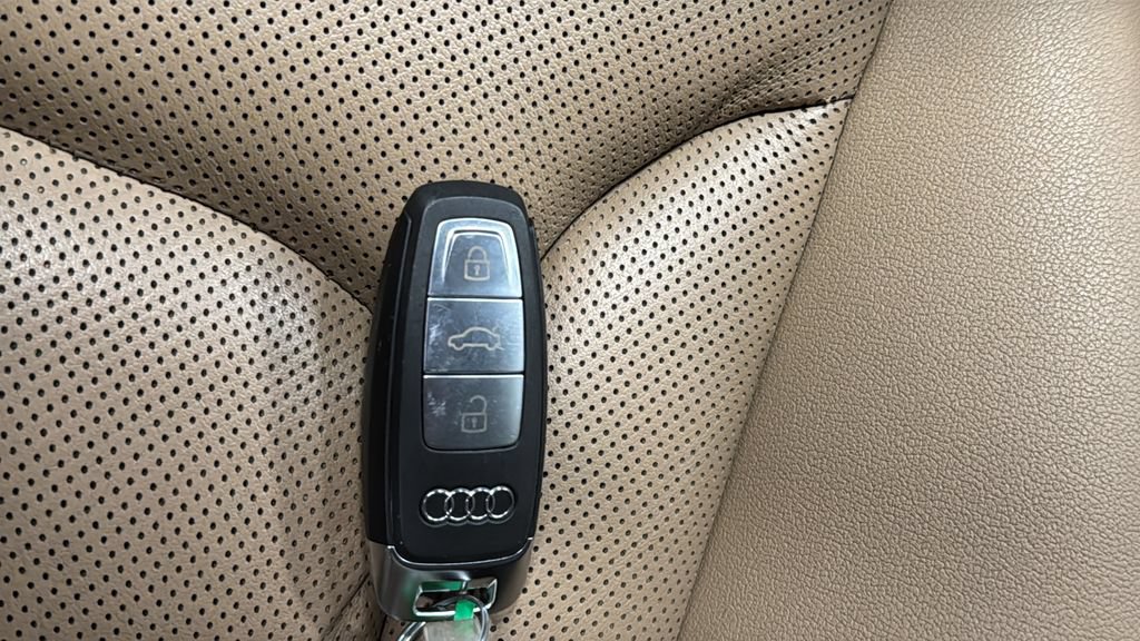 Used 2019 Audi Q8 Prestige w/ Towing Package AWD/4WD image 21