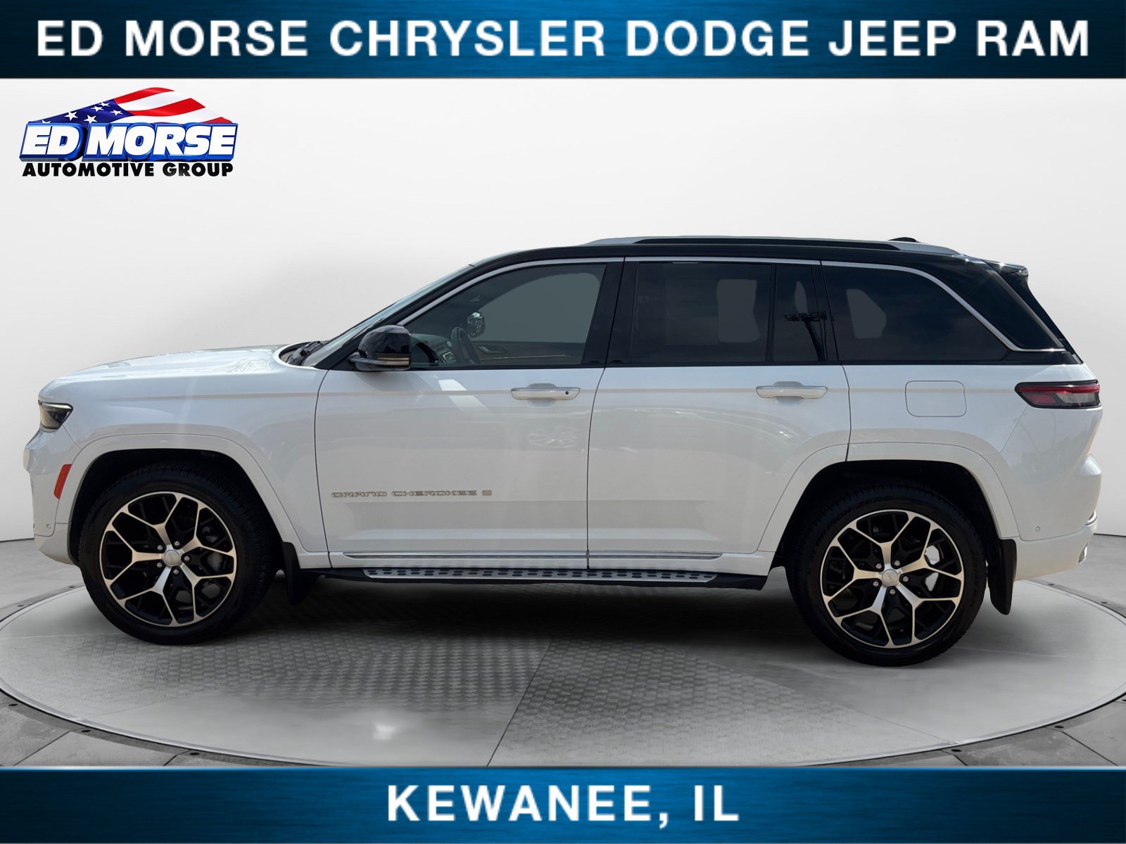 Used 2022 Jeep Grand Cherokee Summit AWD/4WD image 2