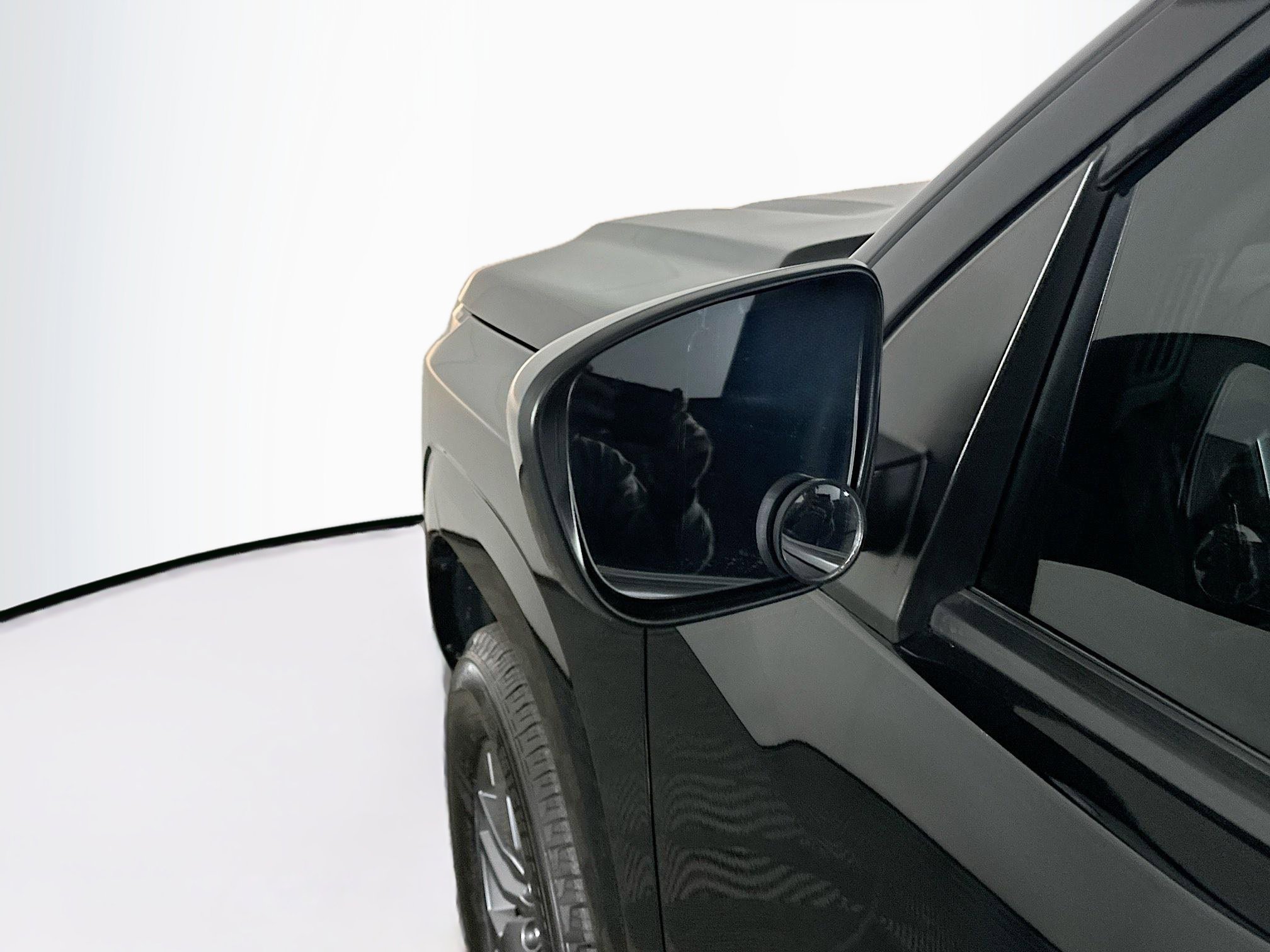 Used 2025 Nissan Frontier SV image 16