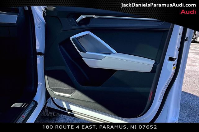 Used 2023 Audi Q3 2.0T Premium w/ Convenience Package image 16