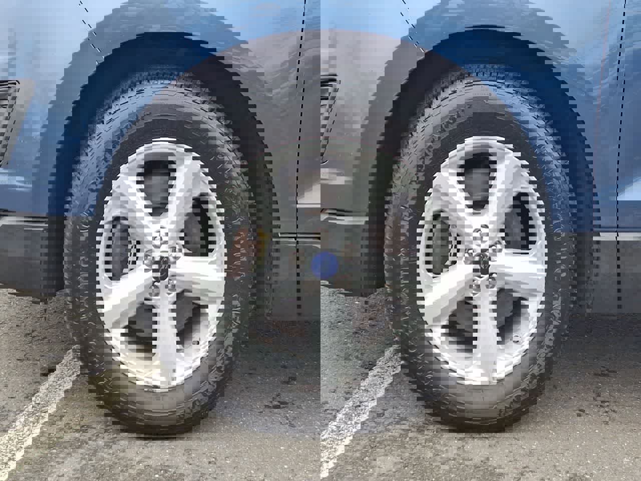 Used 2018 Ford Edge SE image 29