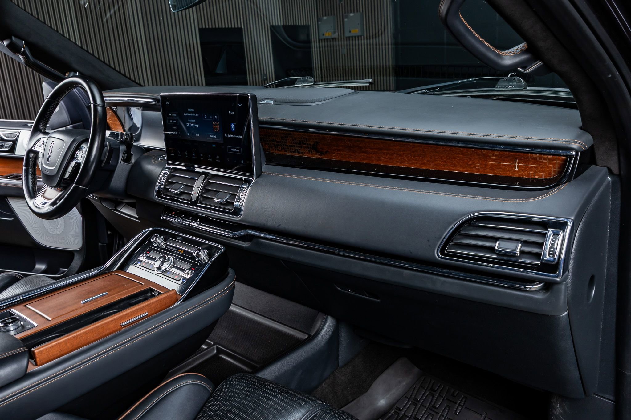 Used 2024 Lincoln Navigator L Black Label image 18