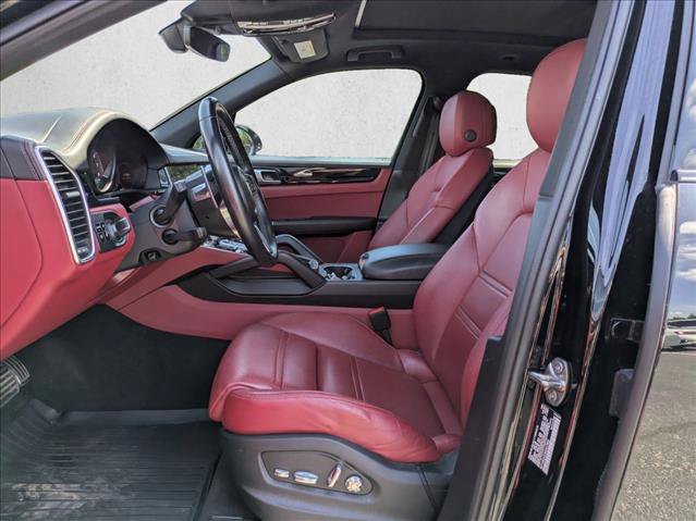 Used 2021 Porsche Cayenne S AWD/4WD image 9