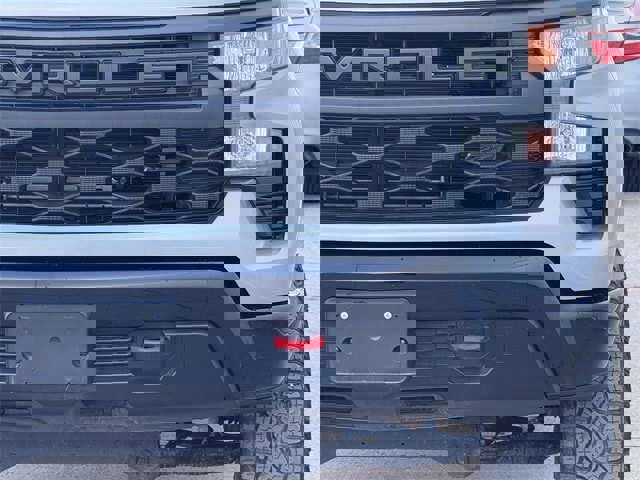 Used 2025 Chevrolet Silverado 1500 Custom Trail Boss w/ LPO, Dark Essentials Package image 9