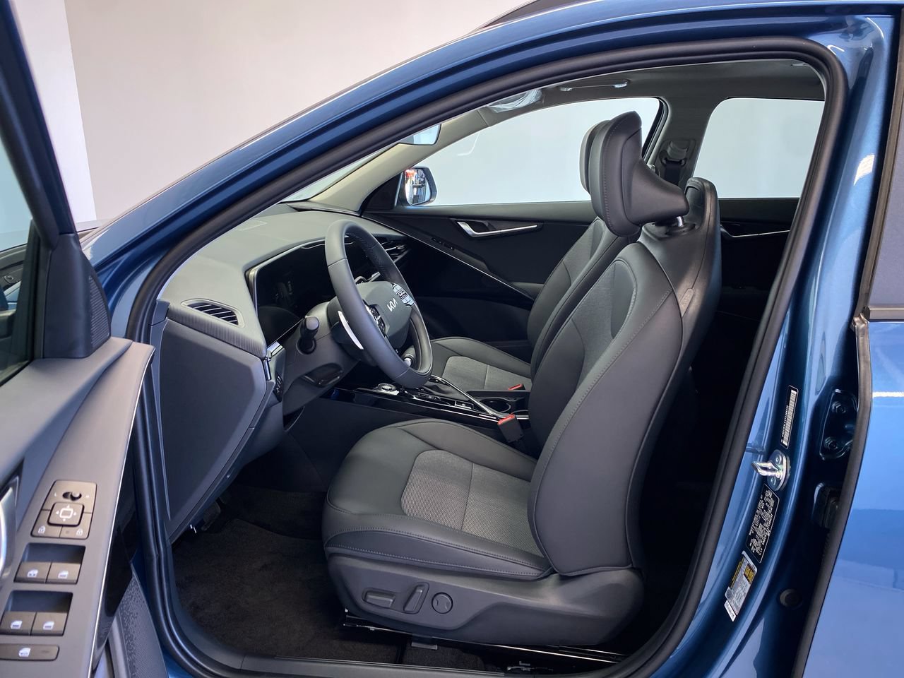 New 2026 Kia Niro EX FWD image 16