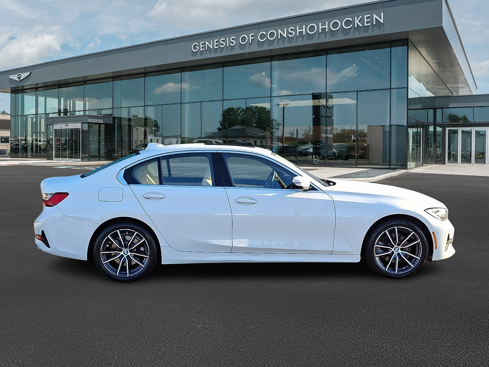 Used 2019 BMW 330i xDrive Sedan w/ Driving Assistance Package AWD/4WD image 7