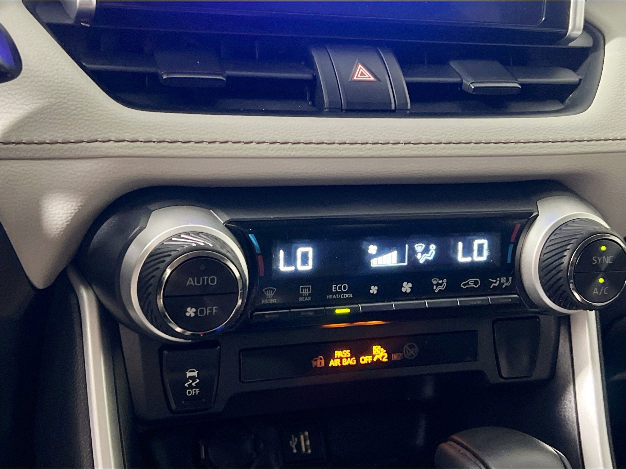 Used 2024 Toyota RAV4 XLE image 27