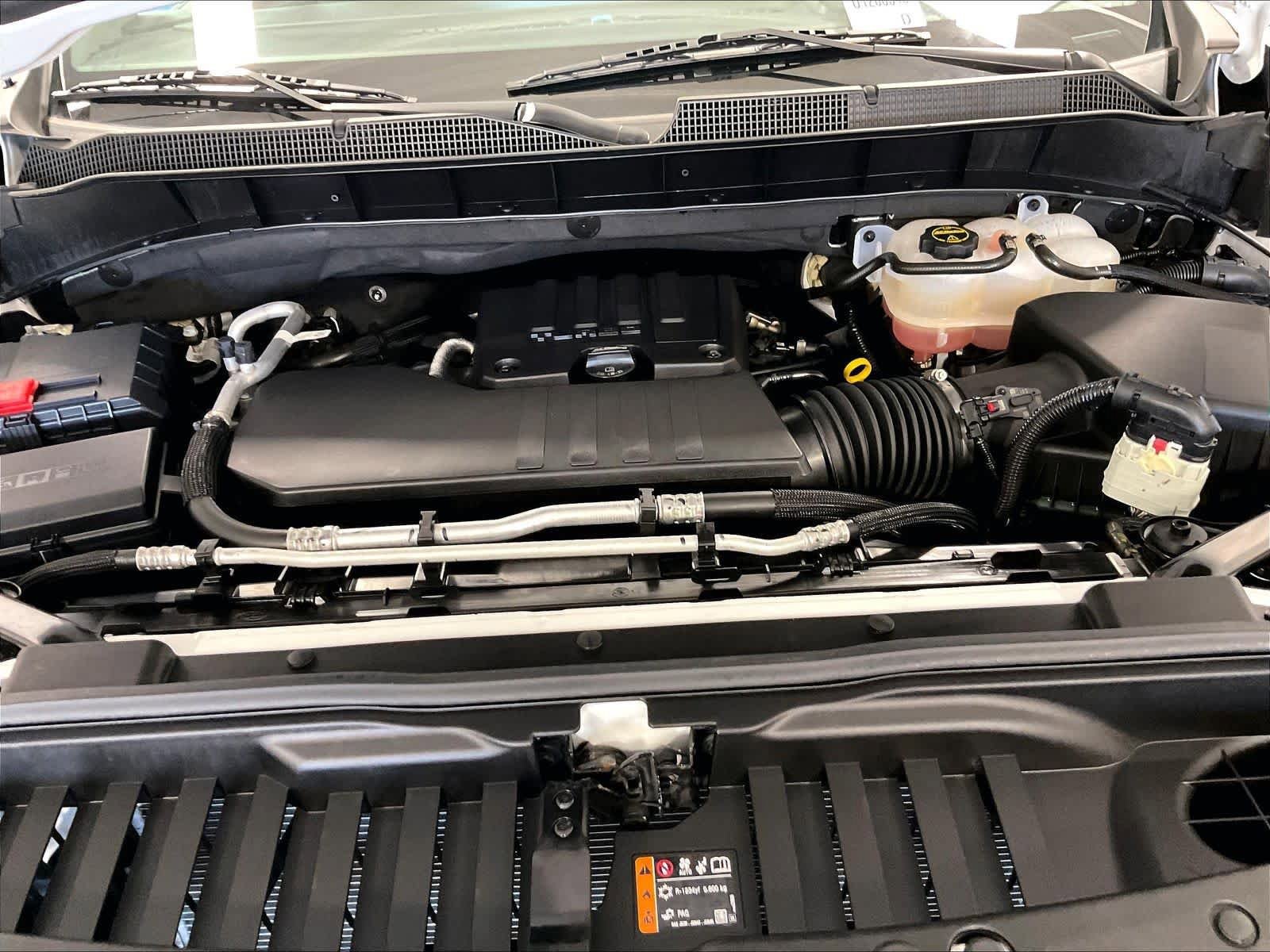 Used 2024 Chevrolet Silverado 1500 LT AWD/4WD image 34