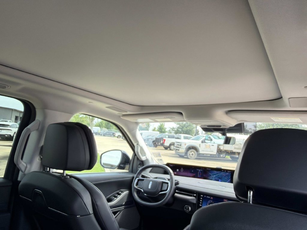 Certified 2025 Lincoln Navigator L Reserve AWD/4WD image 11