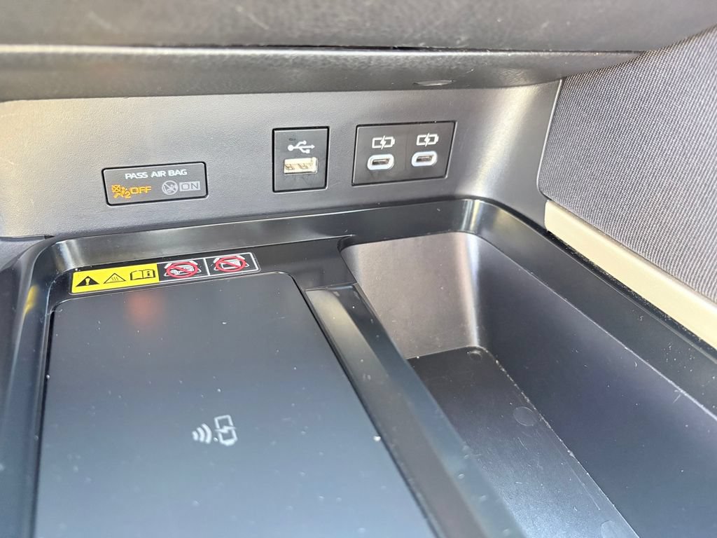 Used 2025 Toyota Camry LE FWD image 21
