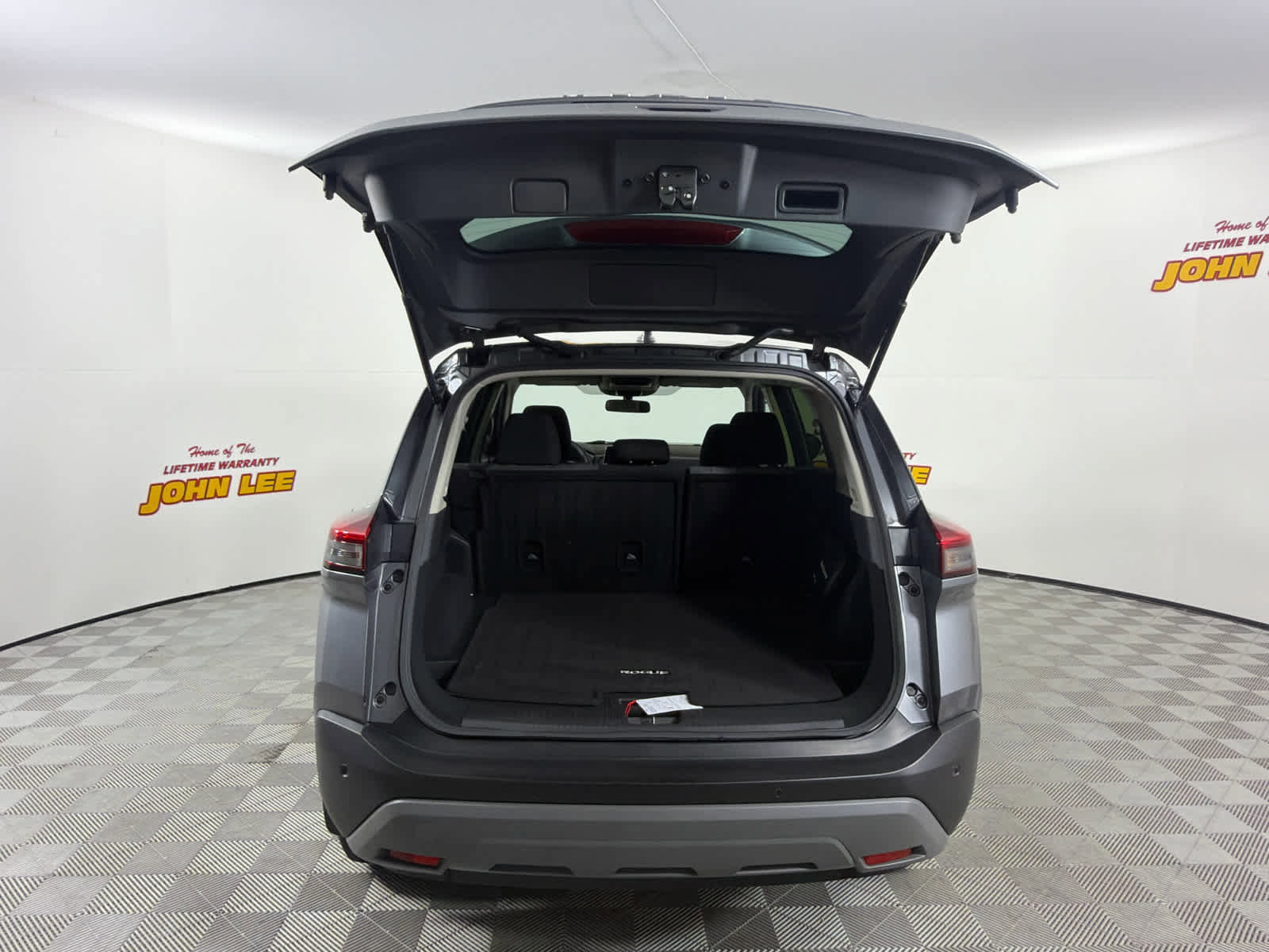 Used 2023 Nissan Rogue SV AWD/4WD image 5