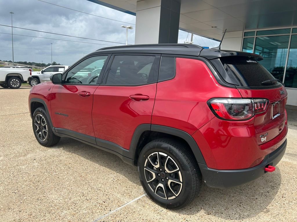 Used 2025 Jeep Compass Trailhawk AWD/4WD image 8