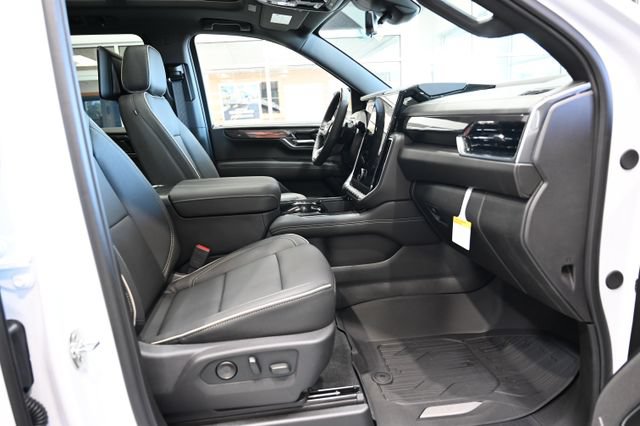 New 2026 GMC Yukon XL Elevation w/ Elevation Premium Package AWD/4WD image 10