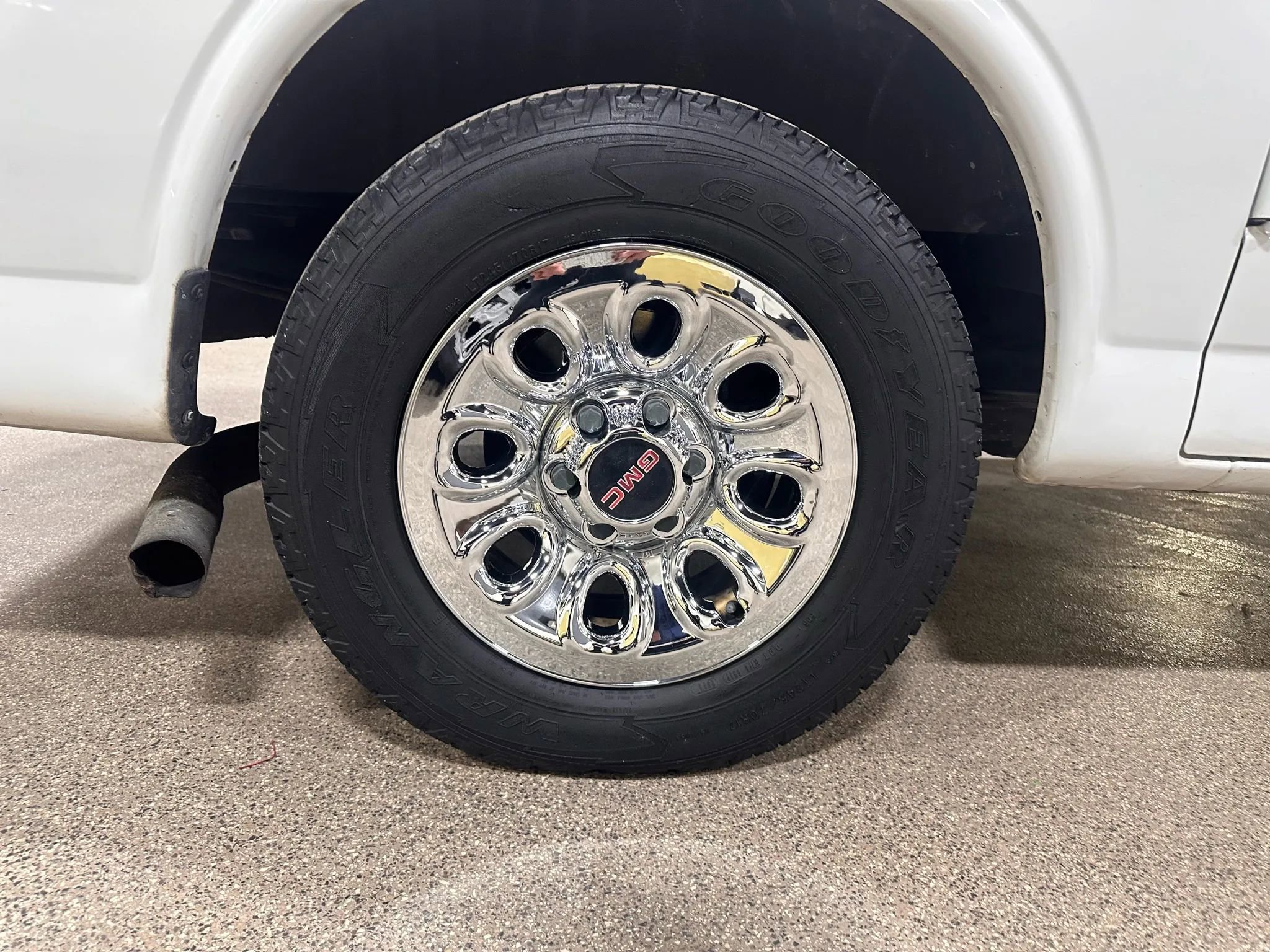 Used 2013 GMC Savana 1500 AWD image 48