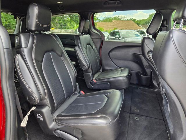 Used 2025 Chrysler Pacifica Select FWD image 26