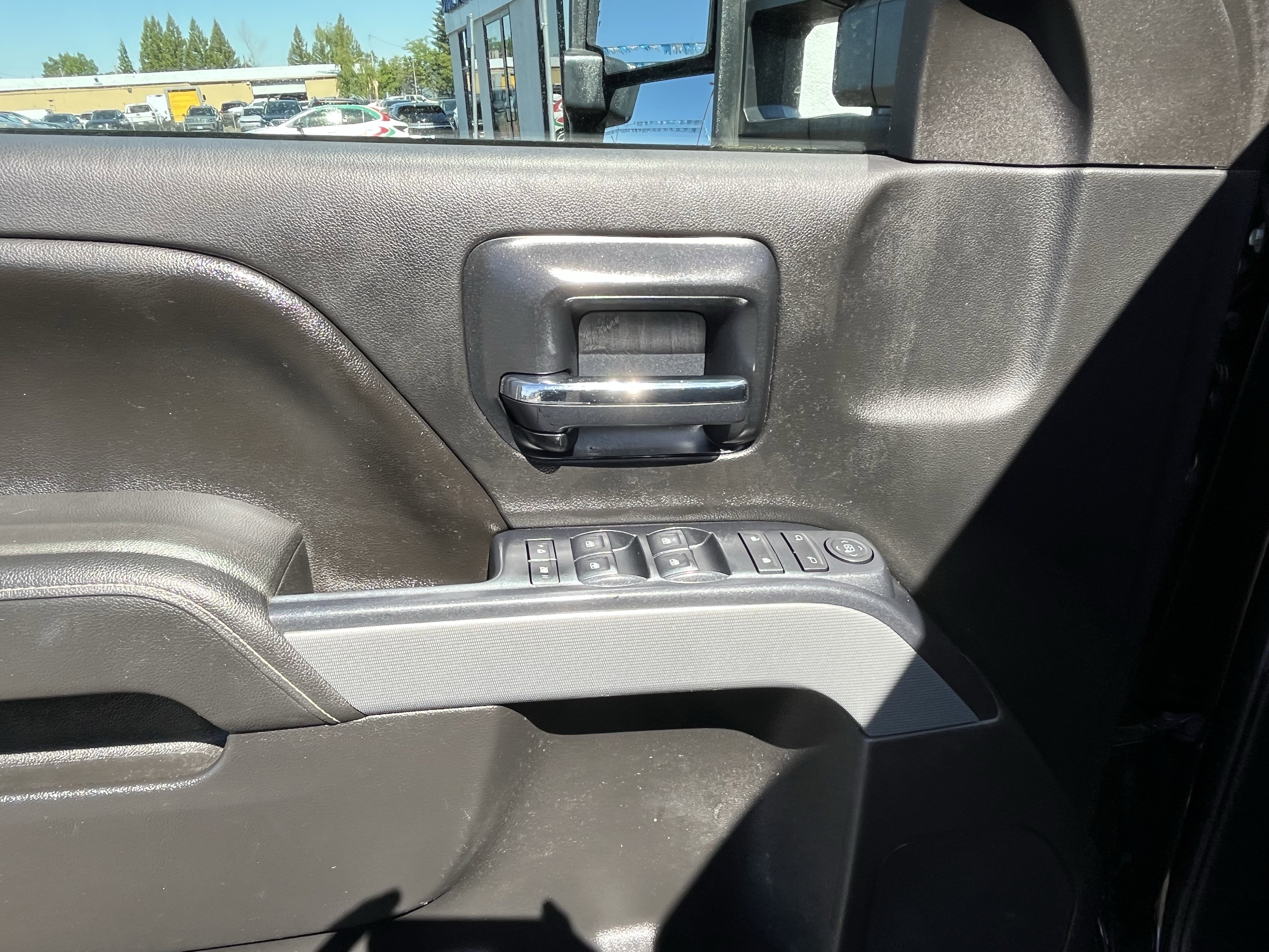 Used 2015 Chevrolet Silverado 2500 LT w/ LT Fleet Convenience Package AWD/4WD image 17