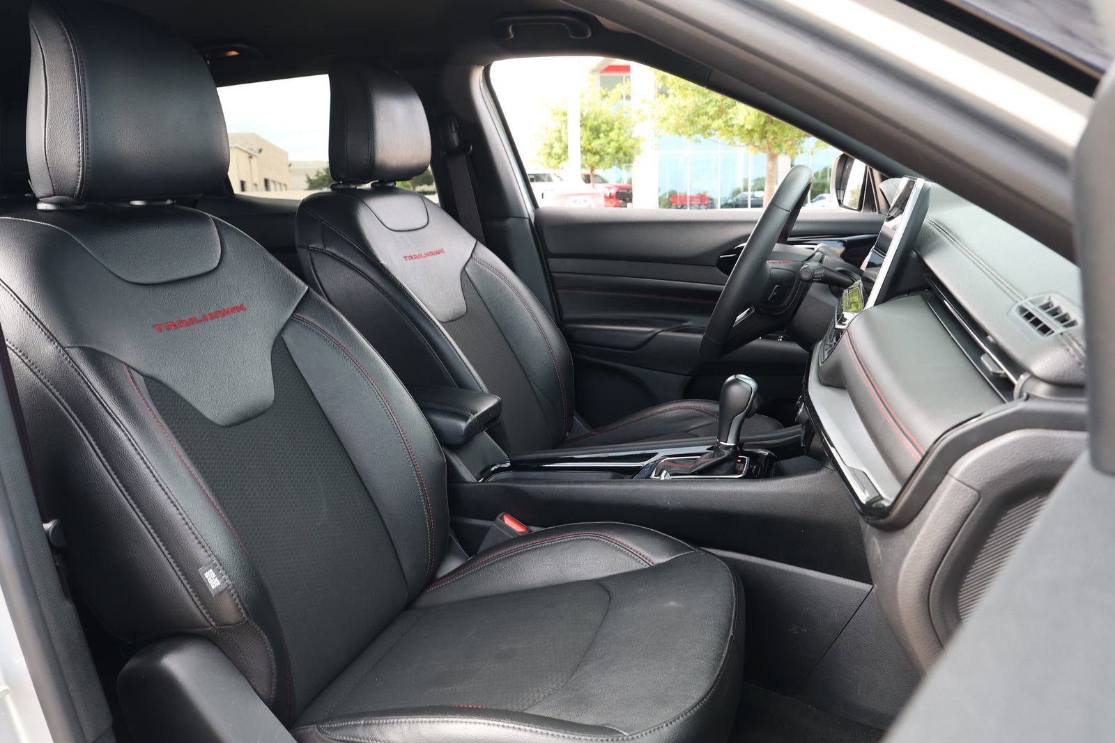 Used 2024 Jeep Compass Trailhawk image 30