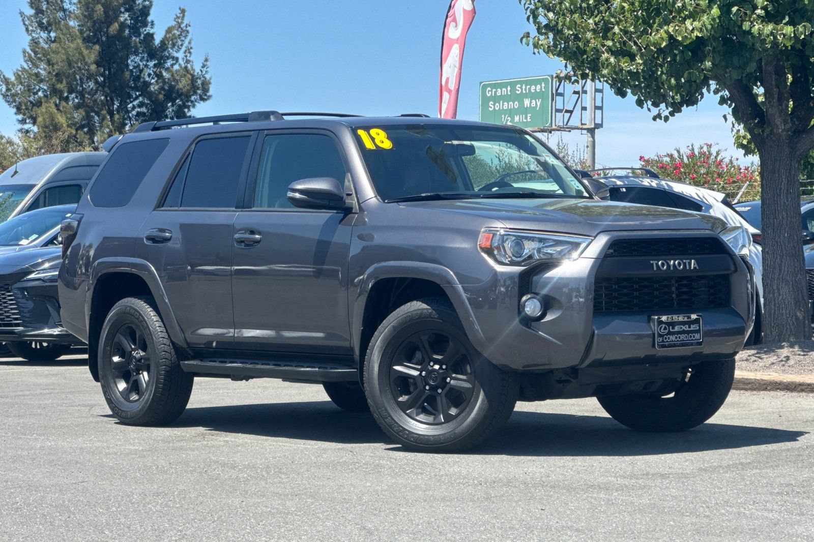 Used 2018 Toyota 4Runner SR5 Premium AWD/4WD image 2