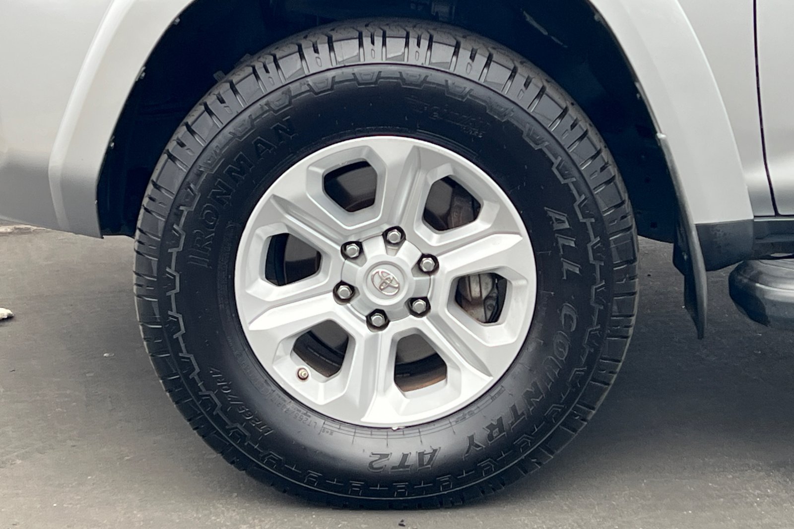 Certified 2018 Toyota 4Runner SR5 Premium AWD/4WD image 26