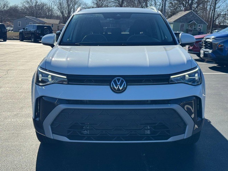 Used 2025 Volkswagen Taos SE image 9