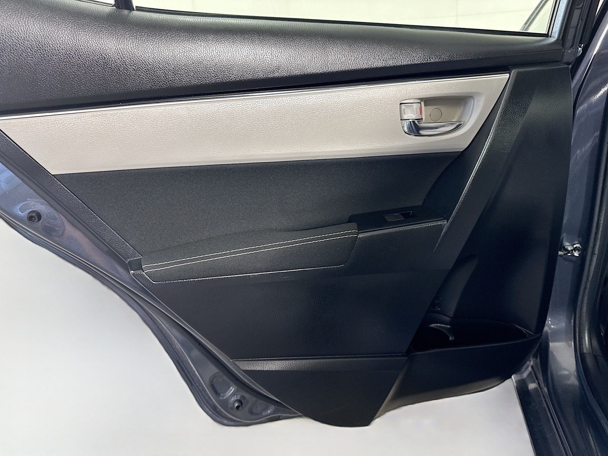 Used 2019 Toyota Corolla LE FWD image 25