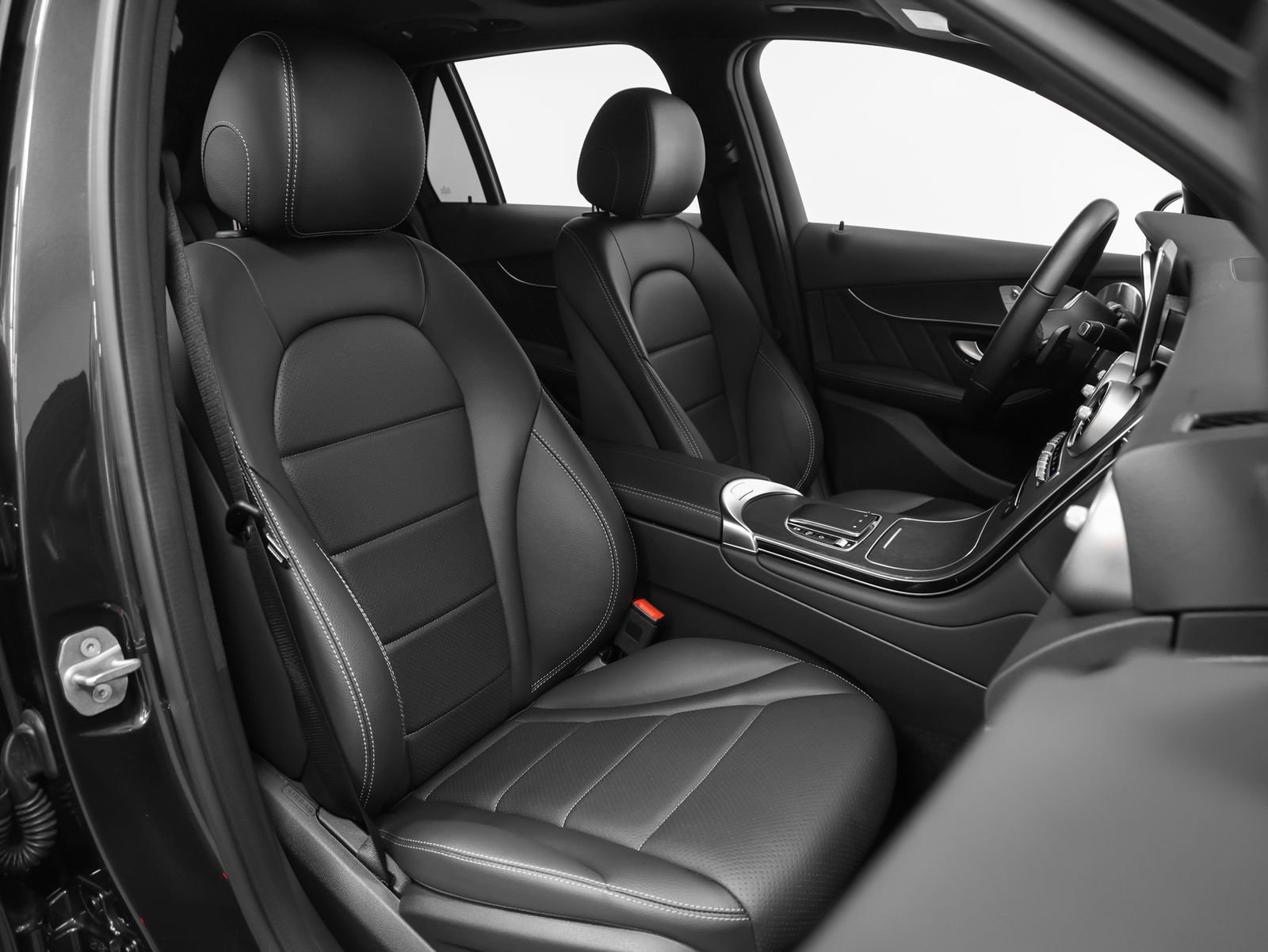 Used 2021 Mercedes-Benz GLC 300 4MATIC image 24