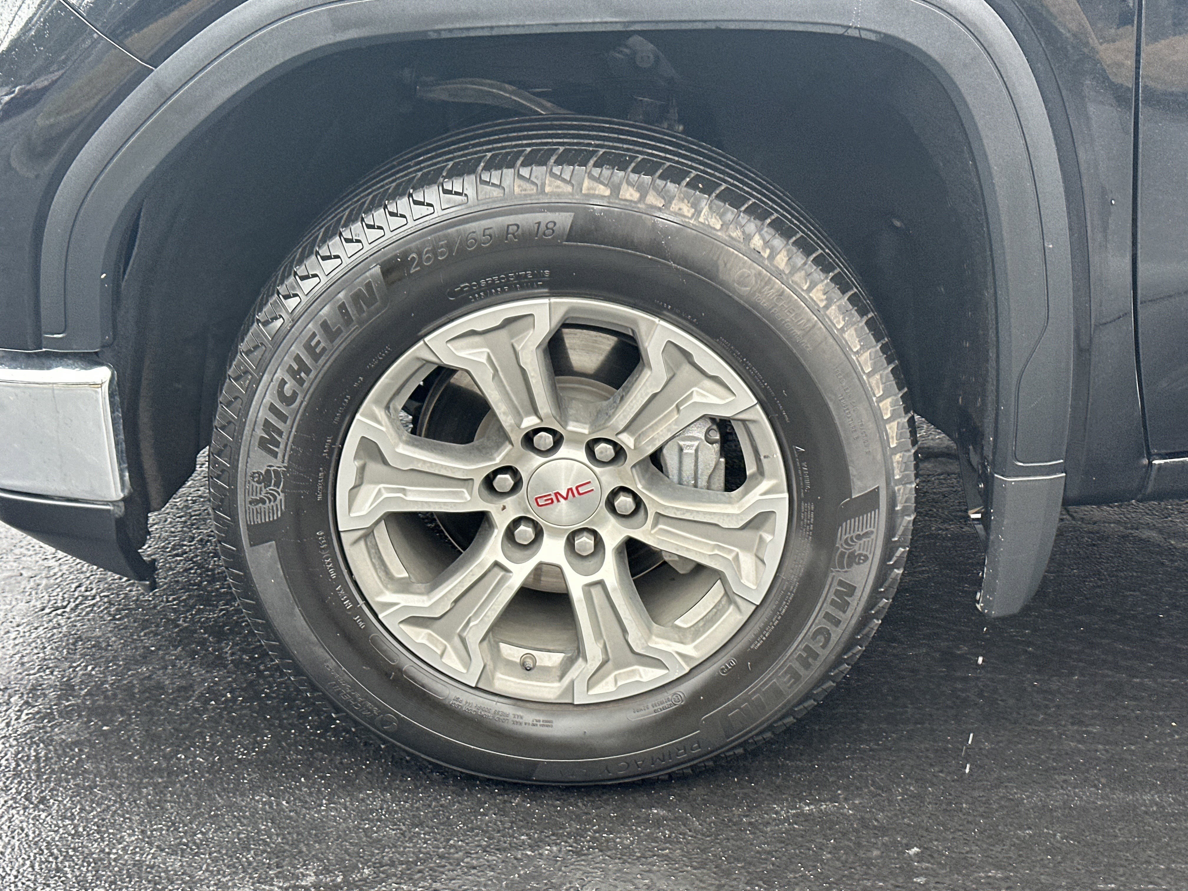 Certified 2025 GMC Sierra 1500 SLT image 13