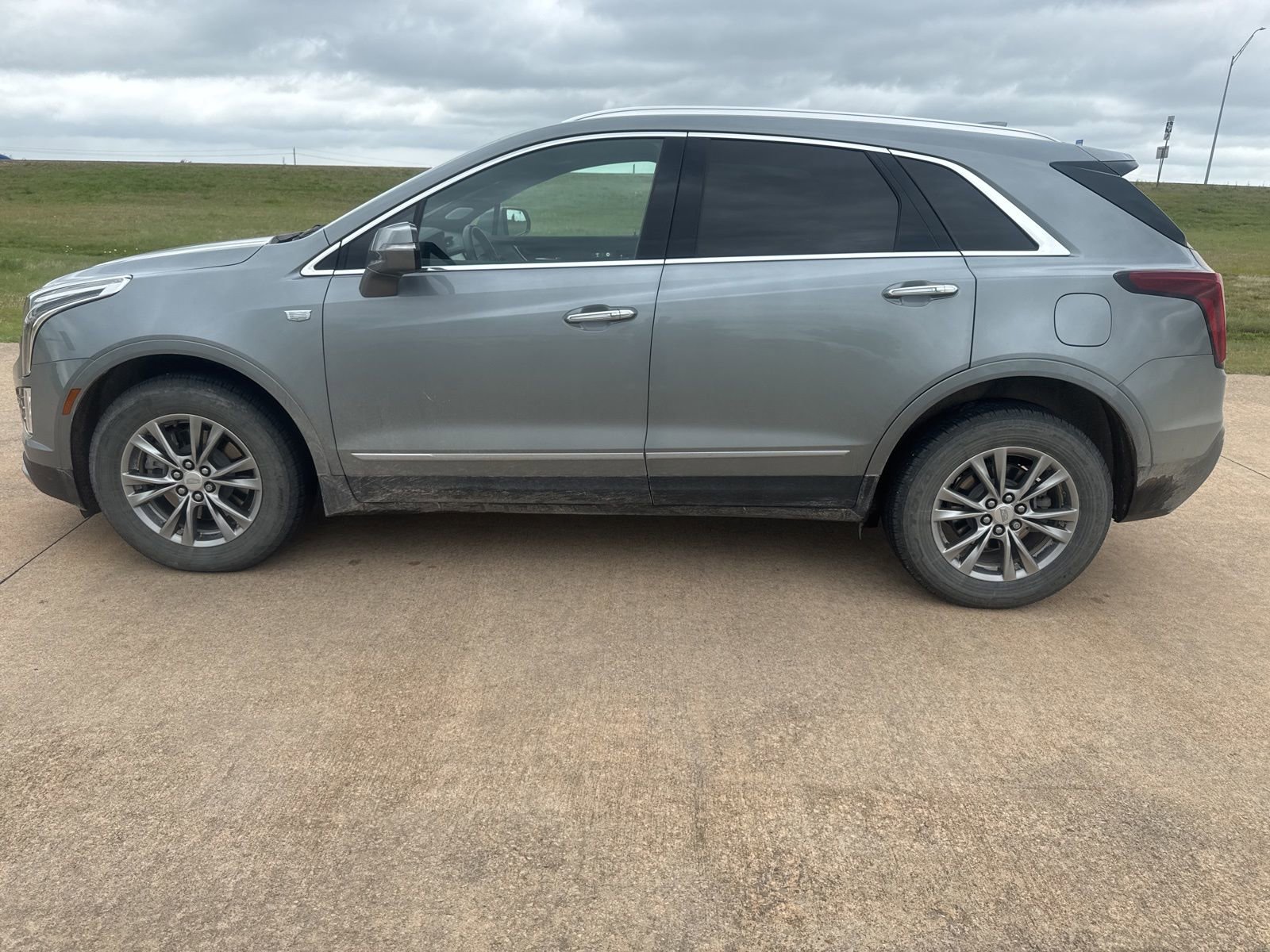 Used 2023 Cadillac XT5 Premium Luxury image 2