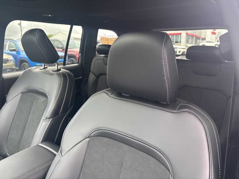 New 2026 Jeep Grand Cherokee Altitude AWD/4WD image 10