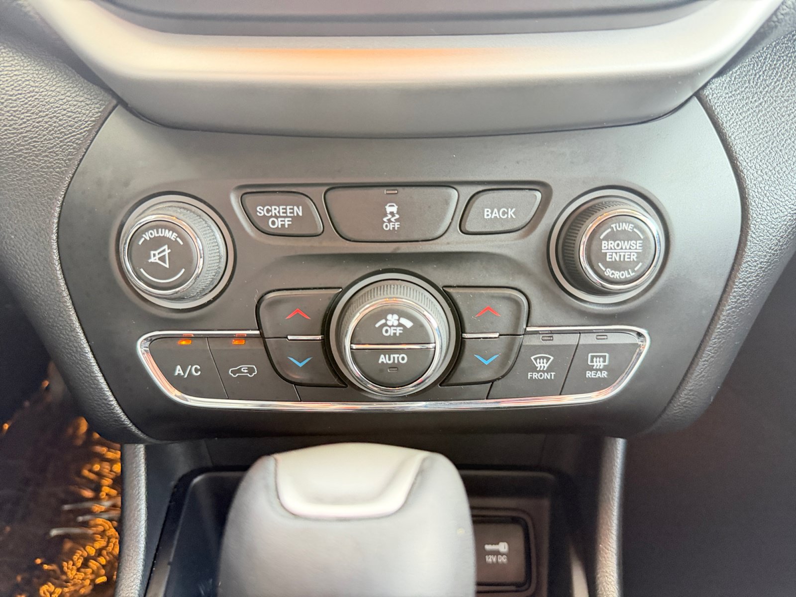 Used 2014 Jeep Cherokee Limited FWD image 17