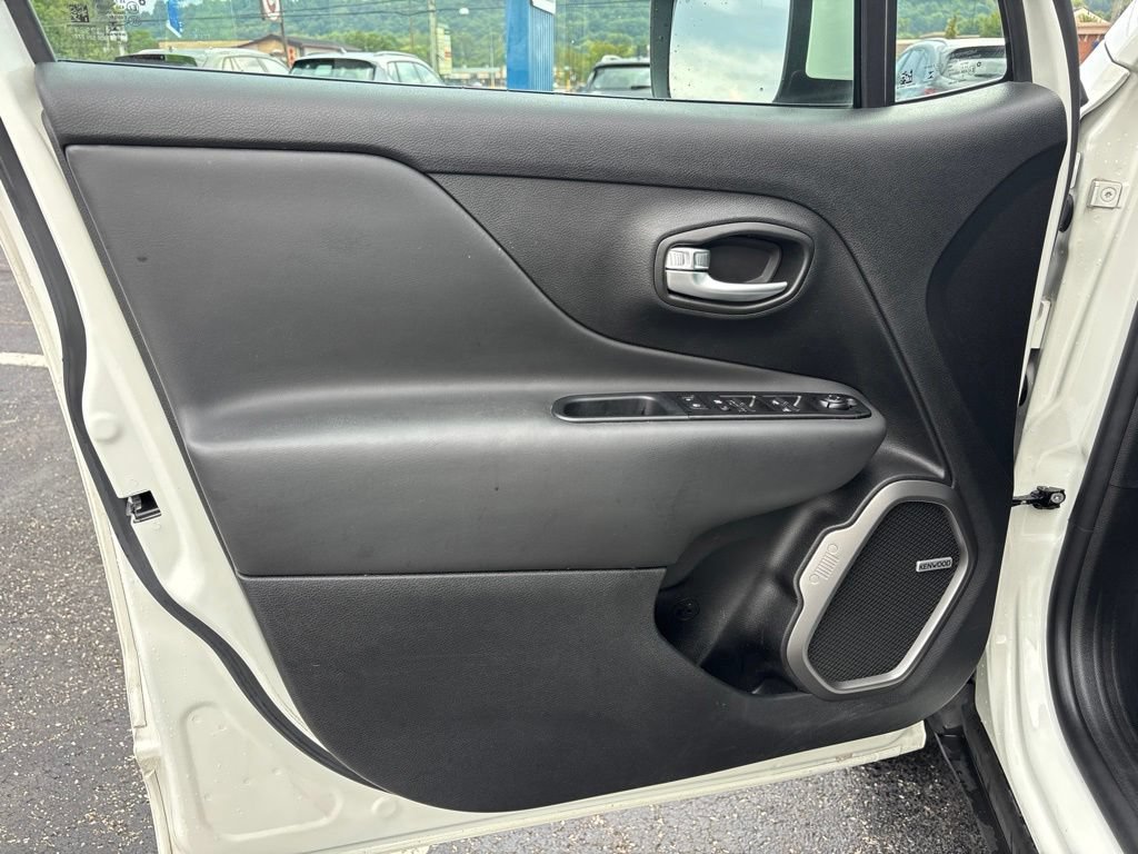 Used 2020 Jeep Renegade Altitude AWD/4WD image 15