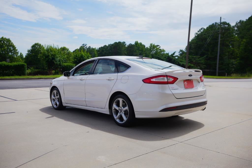 Used 2016 Ford Fusion SE w/ Equipment Group 201A image 7