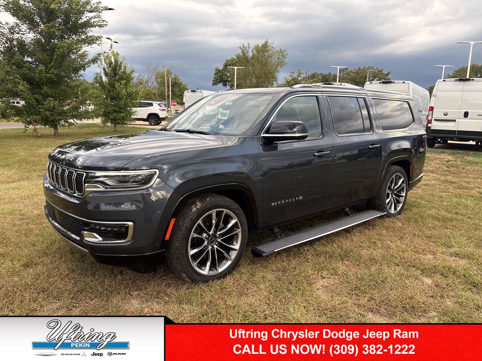 Used 2025 Jeep Wagoneer L Series III w/ Premium Group I AWD/4WD image 1