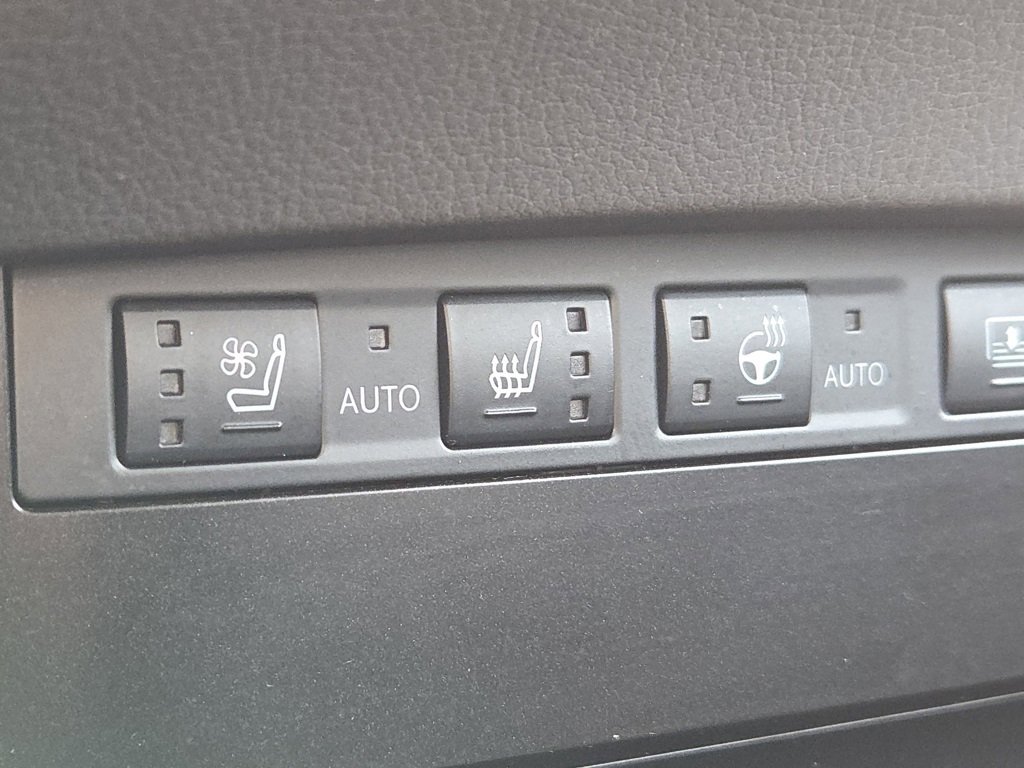 Certified 2024 Lexus ES 300h Ultra Luxury w/ Accessory Package (Z1) image 11