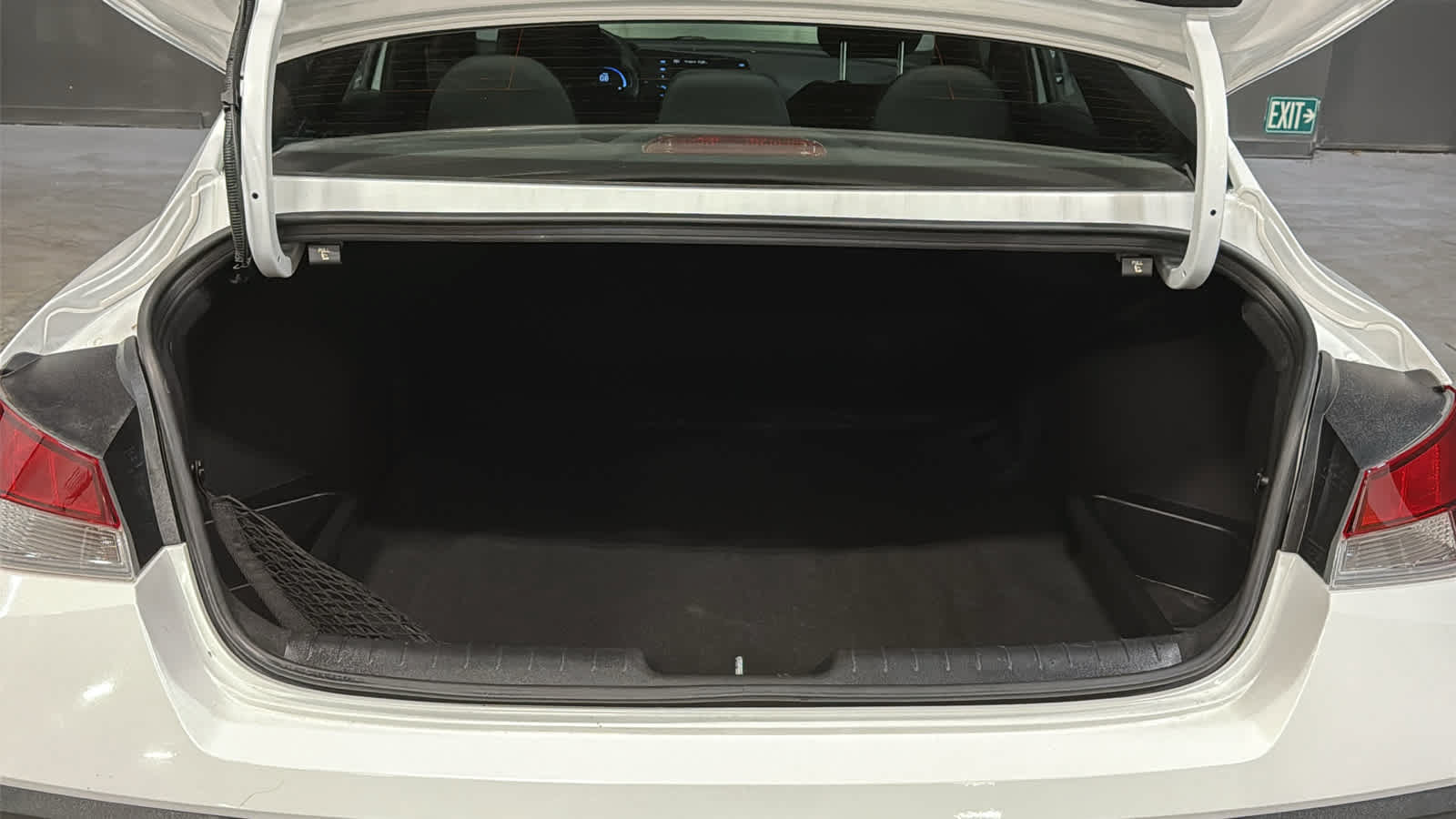 Used 2025 Hyundai Elantra Sport FWD image 25