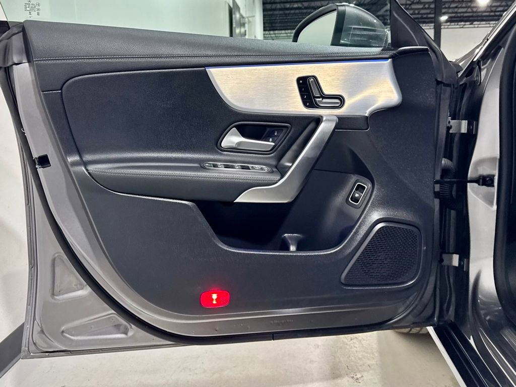 Used 2025 Mercedes-Benz CLA 250 image 12