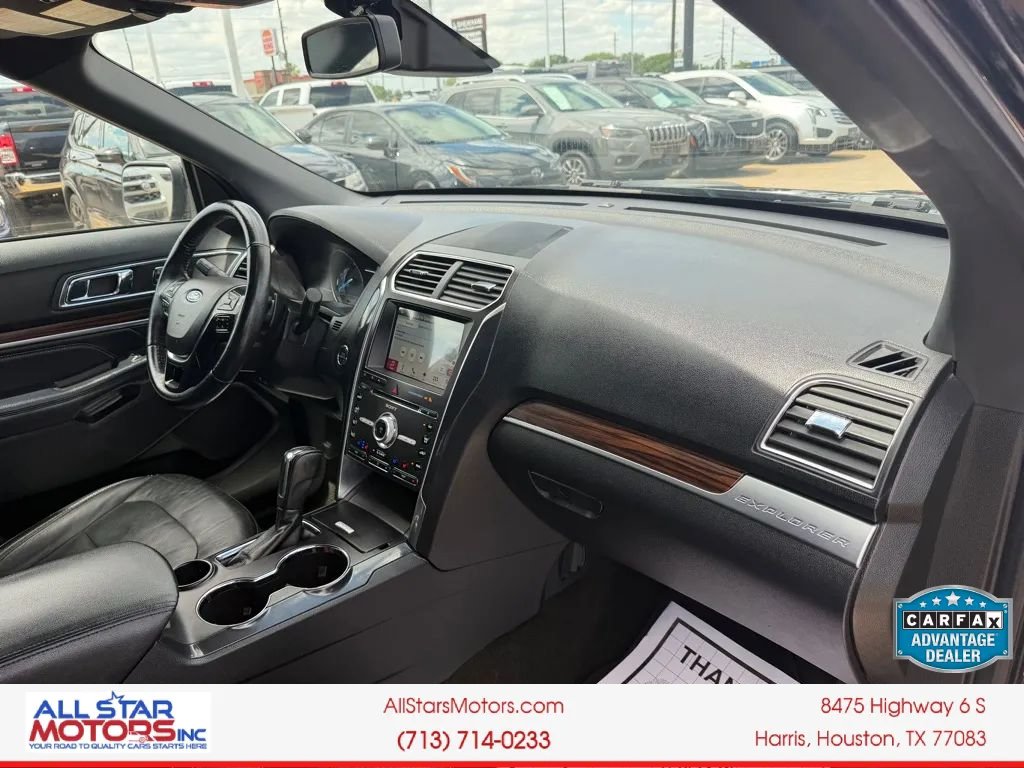 Used 2017 Ford Explorer Limited w/ Equipment Group 301A FWD image 17