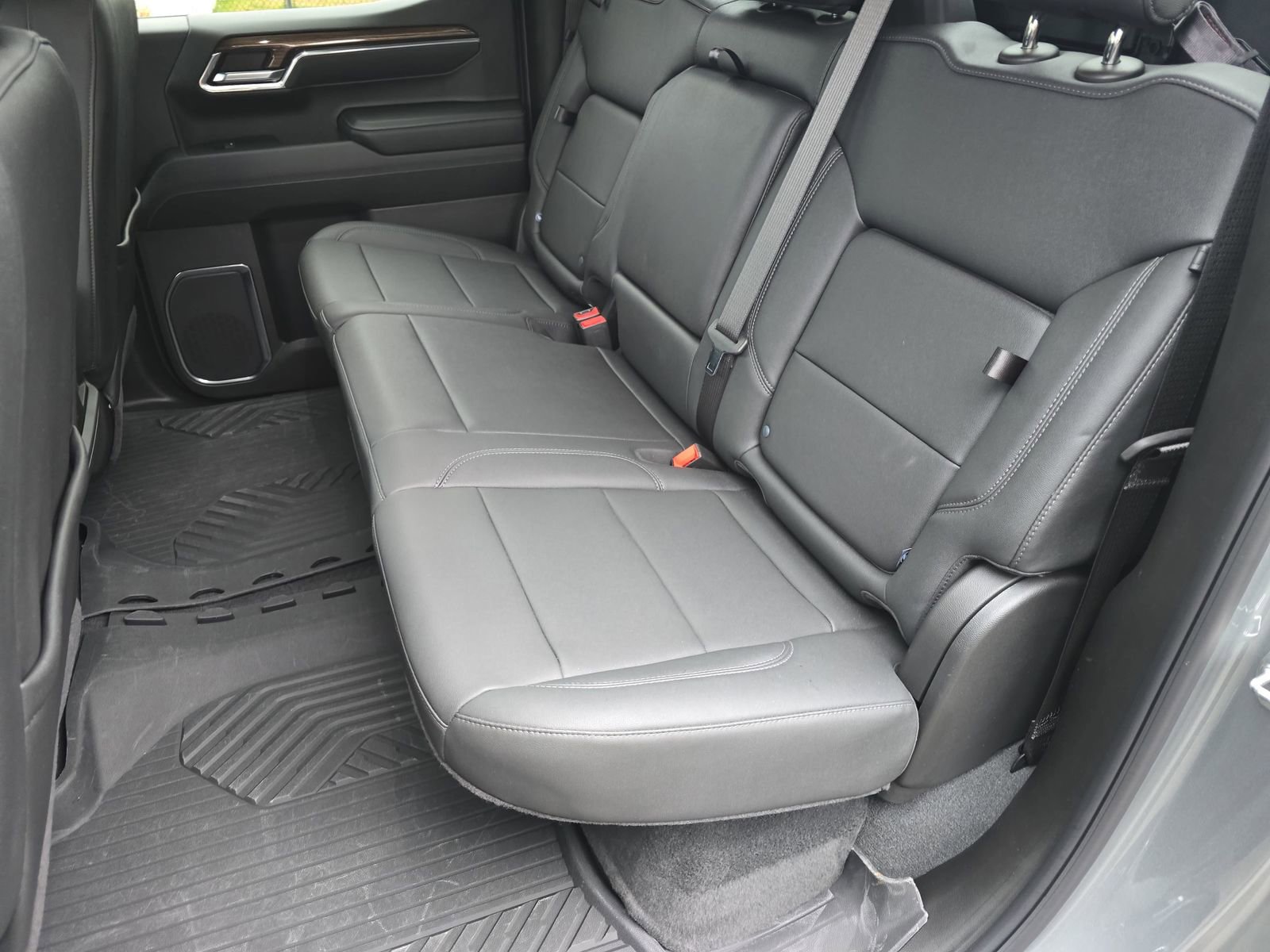 Used 2024 Chevrolet Silverado 1500 LT Trail Boss w/ Convenience Package II image 19