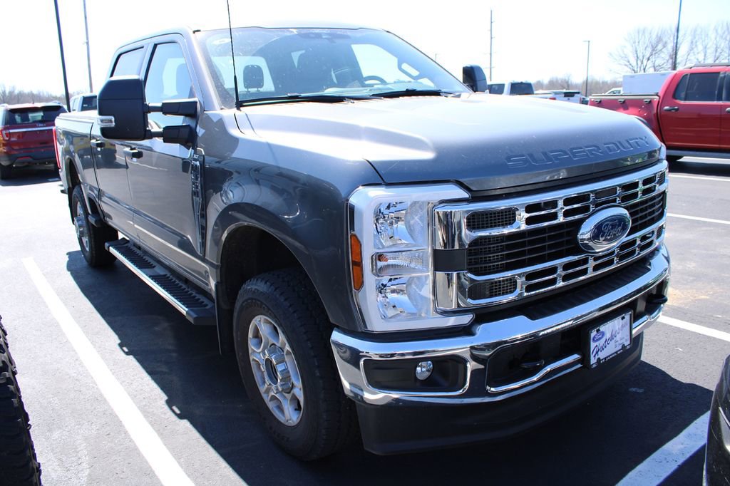 Used 2025 Ford F350 XLT w/ FX4 Off-Road Package image 2