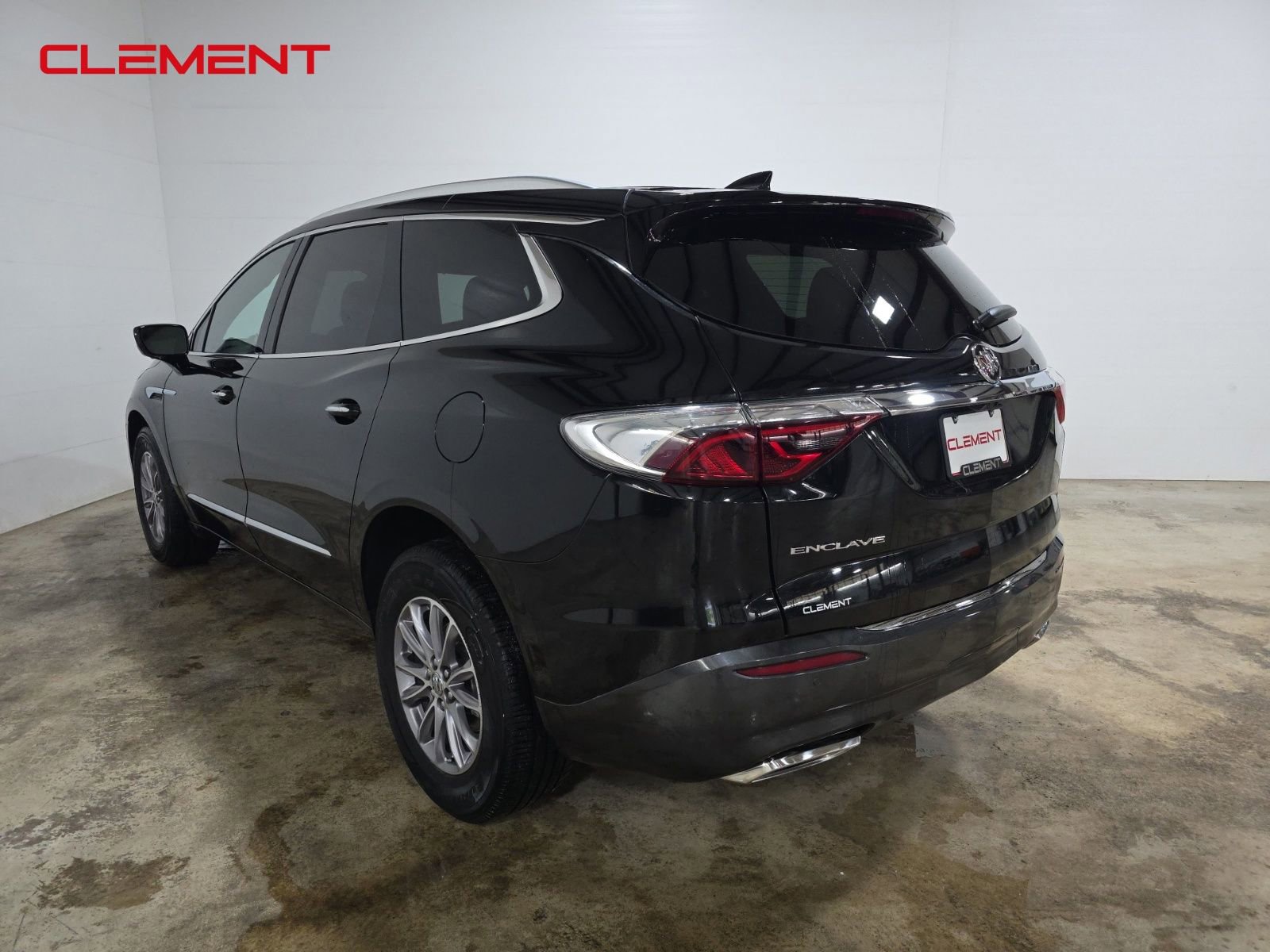 Used 2024 Buick Enclave Premium image 8