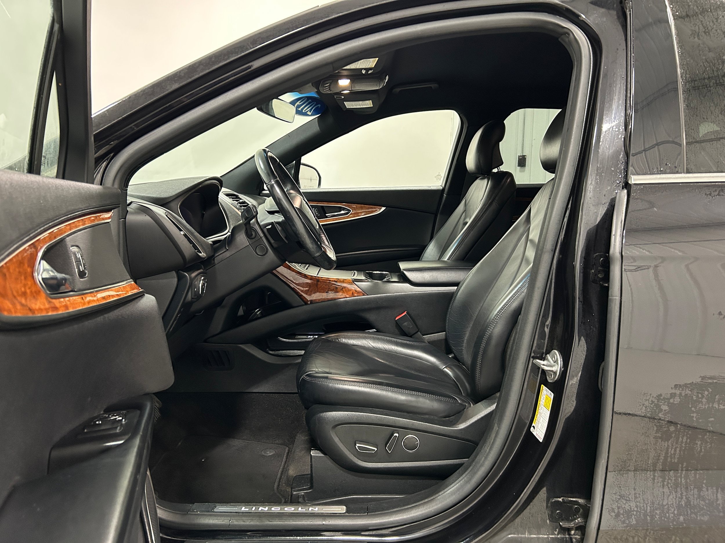 Used 2019 Lincoln Nautilus Select AWD/4WD image 4