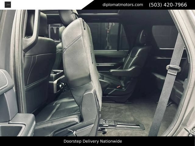 Used 2020 Ford Expedition XLT w/ Equipment Group 202A AWD/4WD image 26